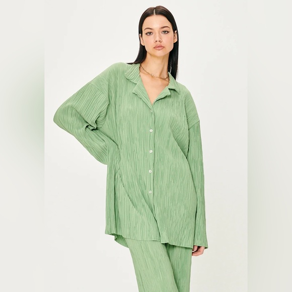 Storets button down and pant set - Picture 3 of 3